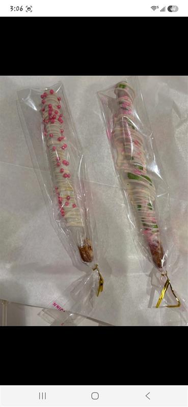 Chocolate-dipped pretzels
